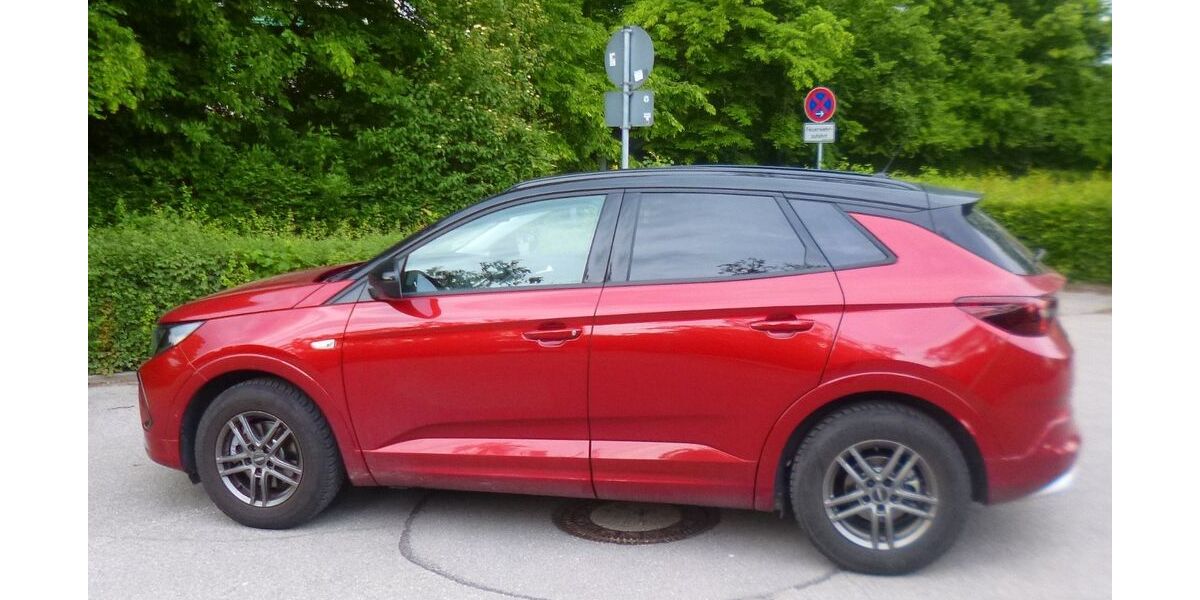 Opel Grandland (X) 1.400 km 21.900 &euro; Gilching 82205