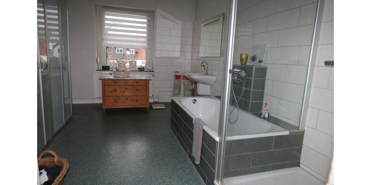 Einfamilienhaus Erwitte - 11 Zimmer, 483 m&sup2;, 590.000&euro; | Angebot:27014734