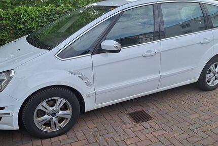 Ford S-Max 136.000 km 8.200 &euro; München 81249