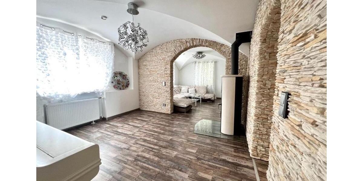 Einfamilienhaus Neuötting - 13 Zimmer, 510 m&sup2;, 830.000&euro; | Angebot:25907034