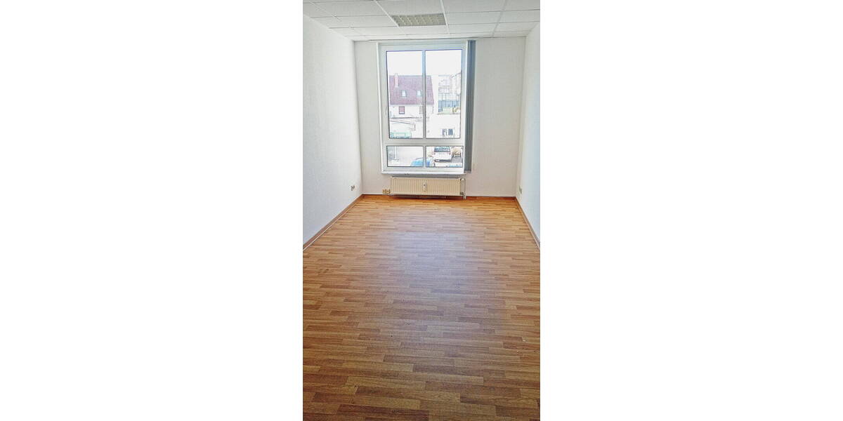 Etagenwohnung Anklam Mittelfeld - 5 Zimmer, 145 m&sup2;, 1.350&euro; | Angebot:26200835