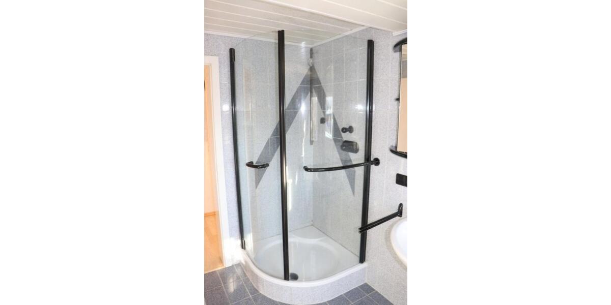 Einfamilienhaus Straubenhardt - 4 Zimmer, 92 m&sup2;, 1.100&euro; | Angebot:23734379