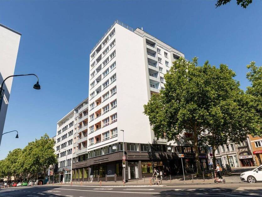 Frisches Wohngefühl! Modernisierte 3-Zimmer-Wohnung! Balkon, neues Bad, neuer Boden, Aufzug