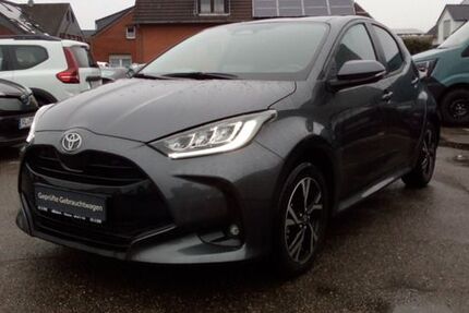 Toyota Yaris 9.999 km 21.880 &euro; Viersen 41748