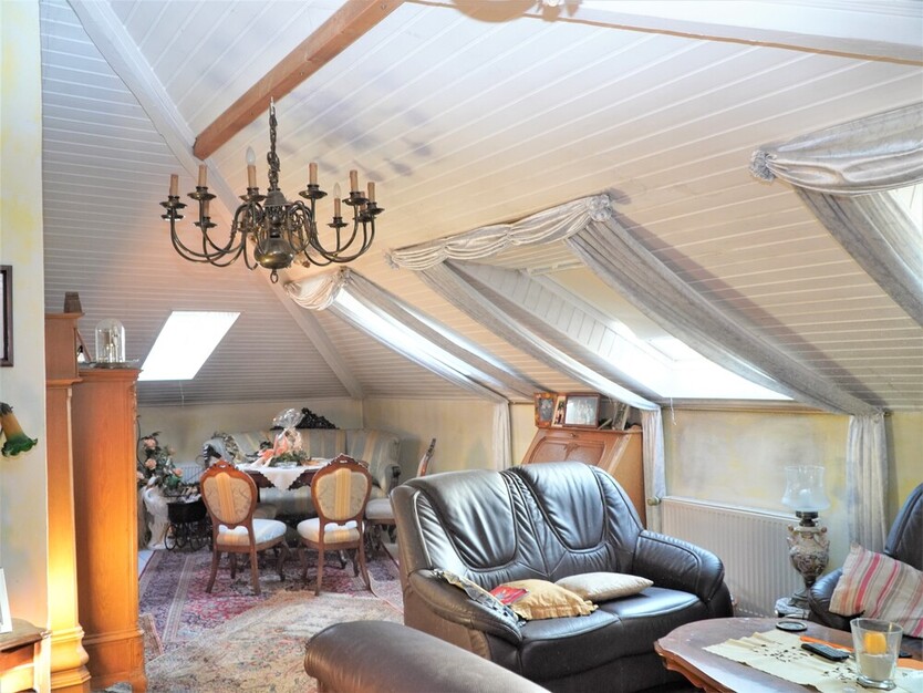 Stilvoller Bungalow mit Charme – Garage, Carport und Pool inklusive 5 zimmer