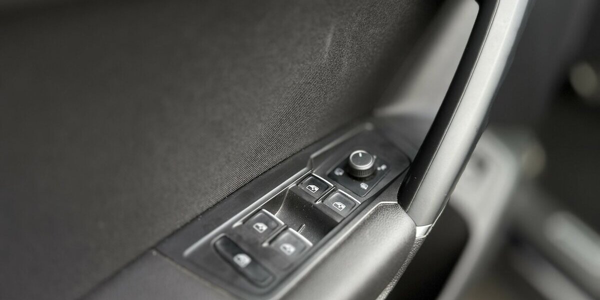 VW Tiguan R-Line / Allrad / Pano / Keyless 84.000 km 33.900 &euro; Mönchengladbach 41066