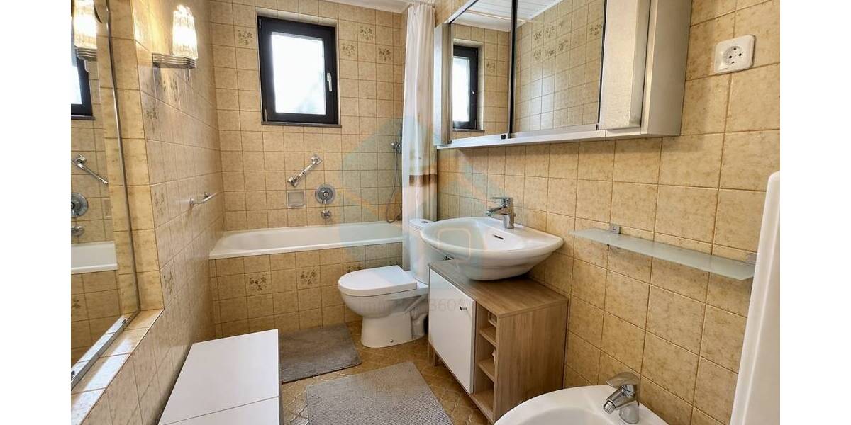 Doppelhaushälfte Butzbach - 7 Zimmer, 140 m&sup2;, 429.000&euro; | Angebot:26433959
