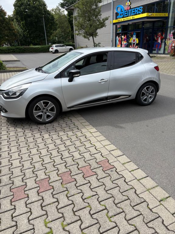 Renault Clio 139.000 km 4.499 € Wiesbaden 65203