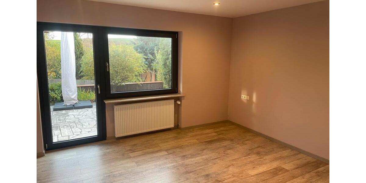 7 Zi. Haus Bungalow mit Einliegerwohnung und PV-Anlager 7 zimmer