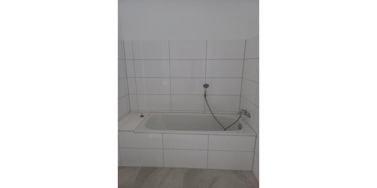 Erdgeschoßwohnung Hückeswagen - 4 Zimmer, 150 m&sup2;, 1.500&euro; | Angebot:24749916