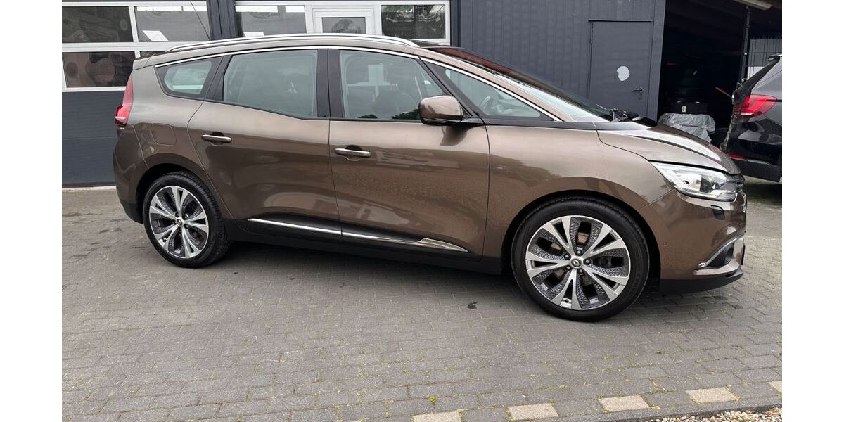 Renault Scenic 117.356 km 10.900 &euro; Fürstenwalde 15517