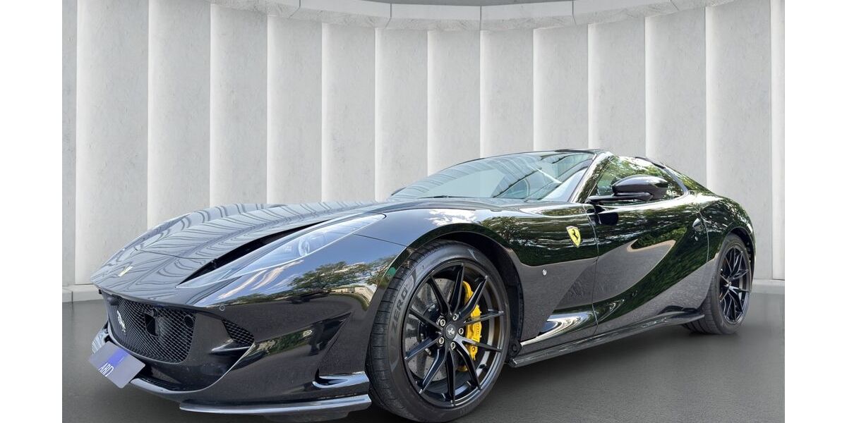 Ferrari 812 18.000 km 458.150 &euro; Grünwald 82031