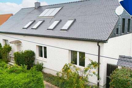 Haus Büden / Büden Büden - 5 Zimmer, 308 m&sup2;, 180.000&euro; | Angebot:24855805