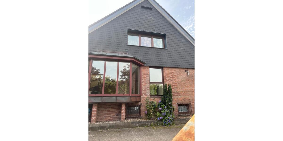 Etagenwohnung Kellinghusen - 9 Zimmer, 280 m&sup2;, 2.400&euro; | Angebot:26113327