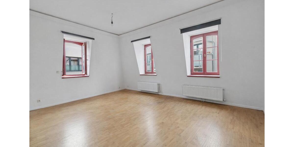 Dachgeschoßwohnung Halle (Saale) - 4 Zimmer, 106 m&sup2;, 848&euro; | Angebot:26131086