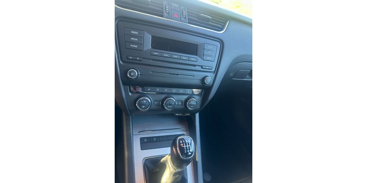 Skoda Octavia 97.000 km 9.450 &euro; Trimbs 56754