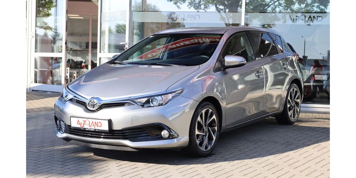 Toyota Auris 92.451 km 13.990 &euro; Dresden 01239