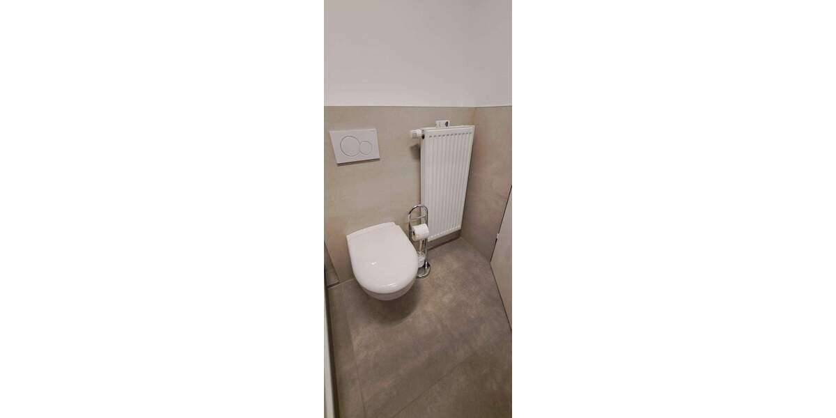 Top-Lage: renovierte 2-Zimmer-Wohnung mit Balkon u. Garage im Stadtbereich 2 zimmer