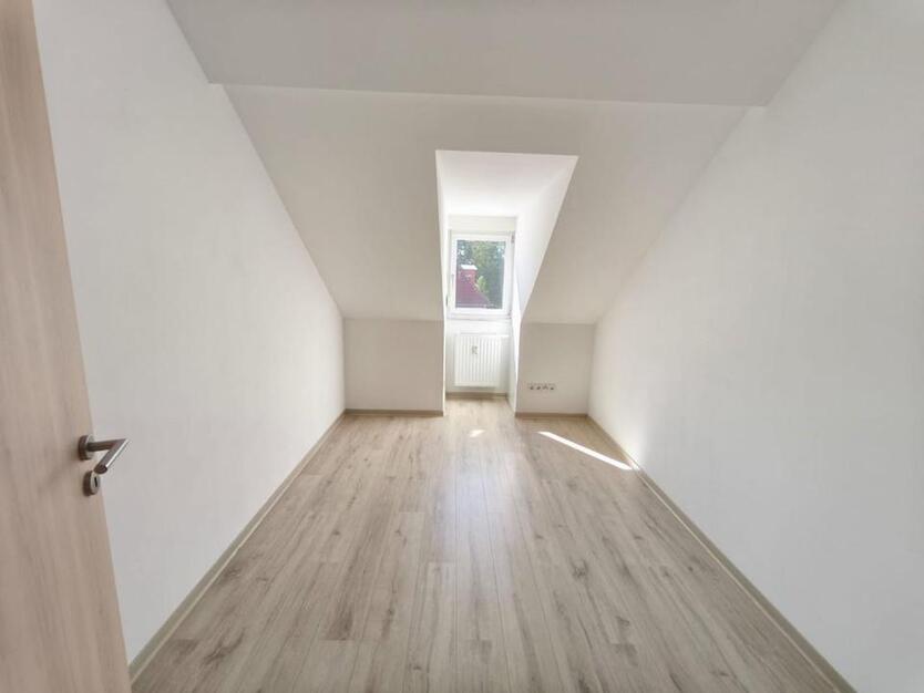Traumhafte 3-RaumWohnung im Dachgeschoss in Tonna (902.1402)
