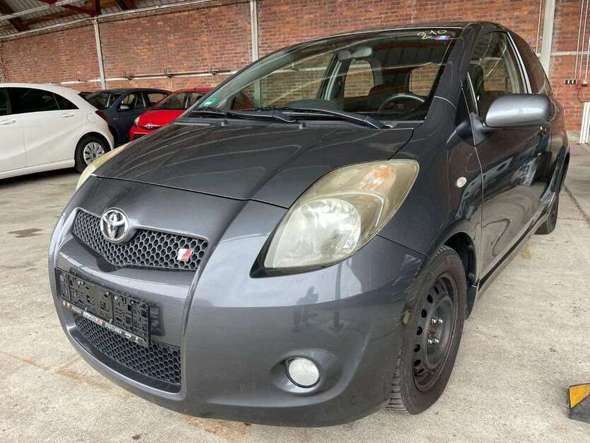 Toyota Yaris 163.487 km 3.499 € Herbolzheim 79336