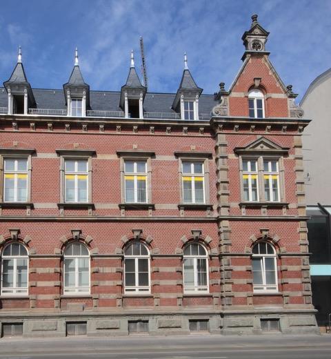 Großzügige Büro- oder Praxisräume in historischem Gebäude in der Innenstadt, ggf. auch möbliert!