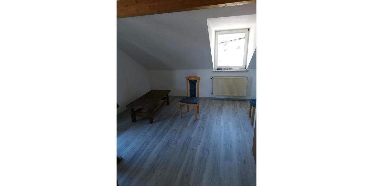Dachgeschoßwohnung Miltach - 3 Zimmer, 55 m&sup2;, 750&euro; | Angebot:26435533