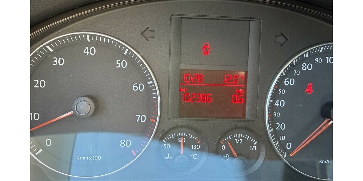 VW Golf 1.6i Trendline 1.Hand Klima SHZ 100.000 km 2.990 &euro; Altdorf 84032