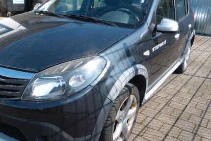 Dacia Sandero 130.000 km 2.250 &euro; Rohrdorf 72229