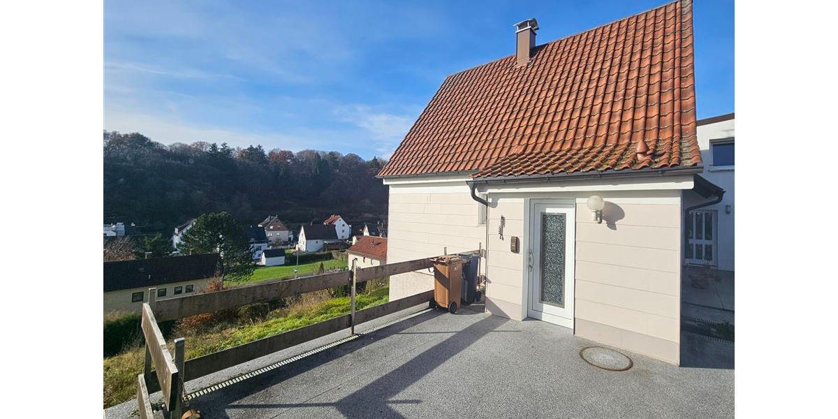Kleines Haus zum Sanieren auf schönem Grundstück mit Weitblick 4 zimmer