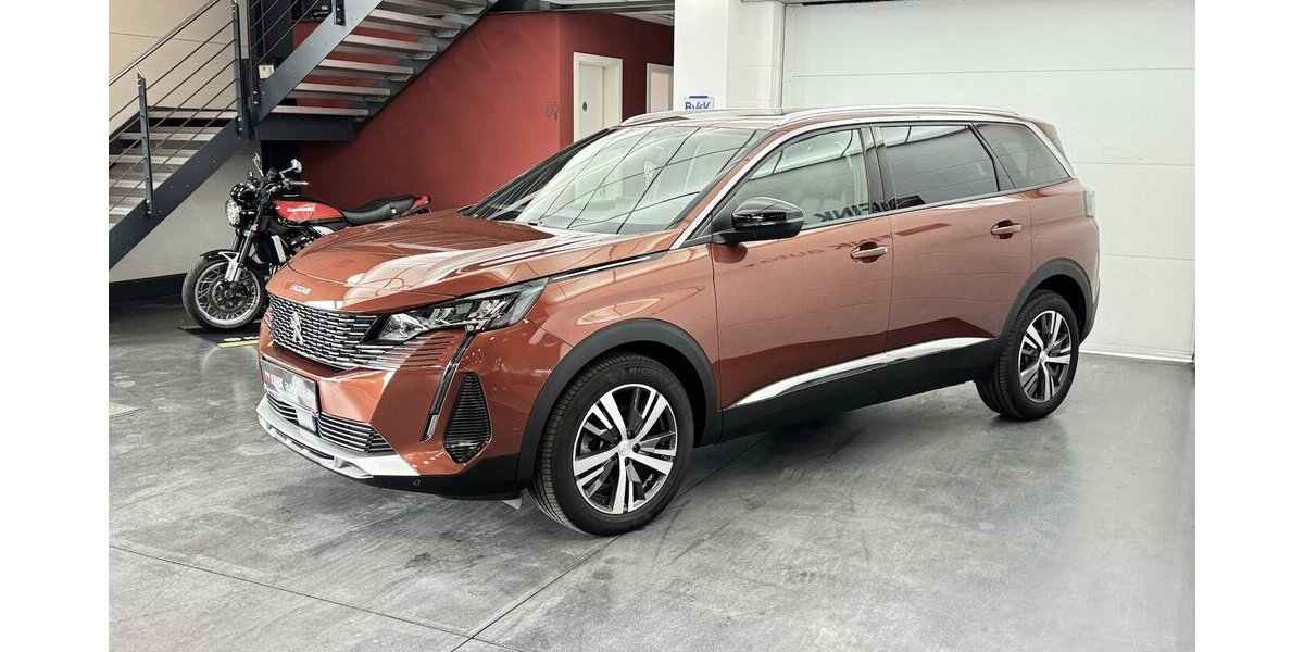 Peugeot 5008 Puretech 130 Allure 1.Hand 7 Sitze Carplay 23.100 km 24.229 &euro; Lich 35423