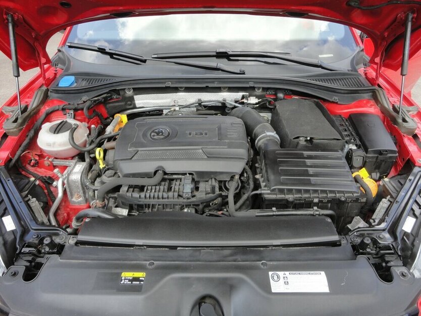Superb Sportline4x4 Navi PanoSdach BiXenon Leder
