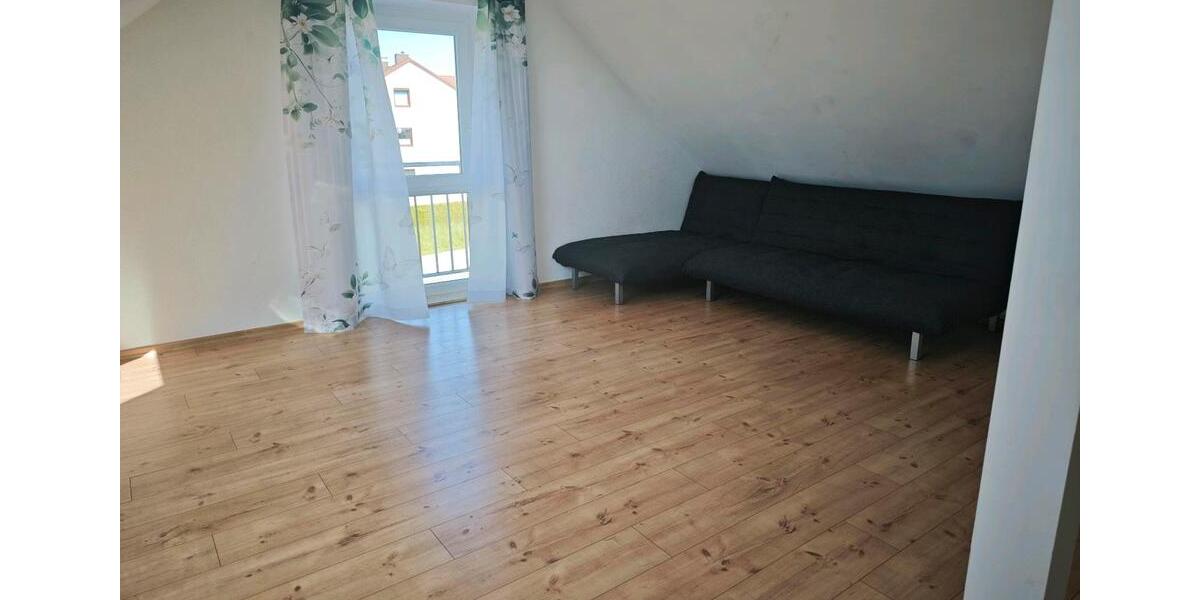 Dachgeschoßwohnung Schrobenhausen - 3 Zimmer, 68 m&sup2;, 780&euro; | Angebot:26698855