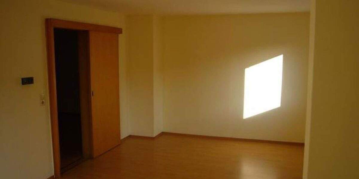 Kleines Haus in ruhiger Straße Nähe Grundschule, 5 Zi, Wohnküche, Bad, Loggia, Terrasse 5 zimmer