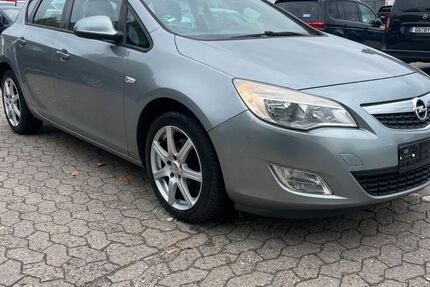 Opel Astra 198.765 km 2.699 € Frankfurt am Main 65933