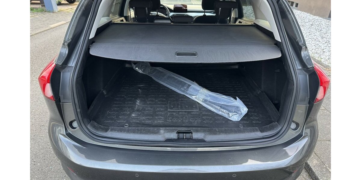 Ford Focus Navi Temp.Sitzh.Spurh.CarPlay EU6 GARANTIE 93.000 km 12.500 &euro; Erftstadt 50374