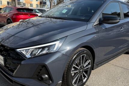 Hyundai i20 44.536 km 17.999 &euro; München 81243
