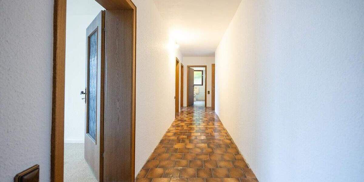 Winkelbungalow mit Einlieger, Doppelgarage, Photovoltaik und schönem Garten 6 zimmer