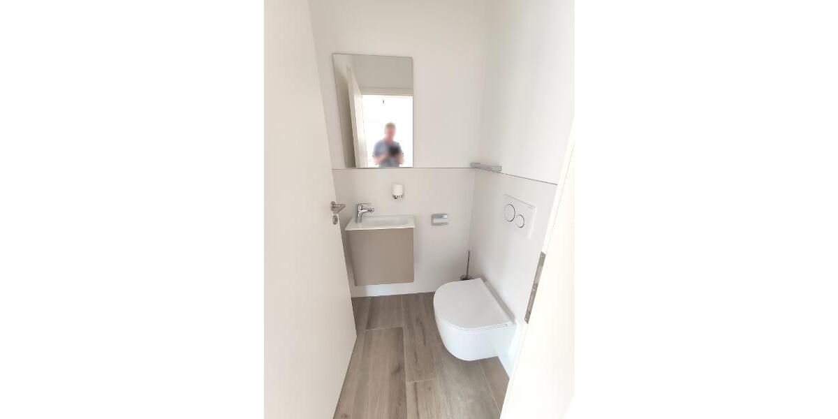 ERSTBEZUG nach Sanierung - Einfamilienhaus mit großer Terrasse und Garage 6 zimmer