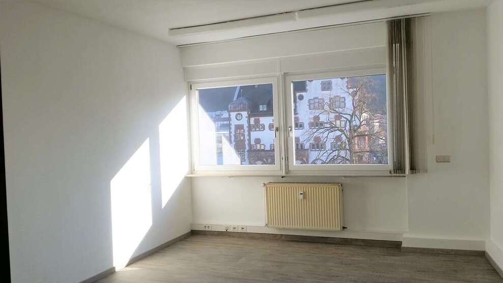 Wohnung zum Mieten in Homburg 1.500 € 220 m²