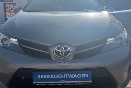 Toyota Auris 94.500 km 8.500 &euro; Lichtentanne 08115