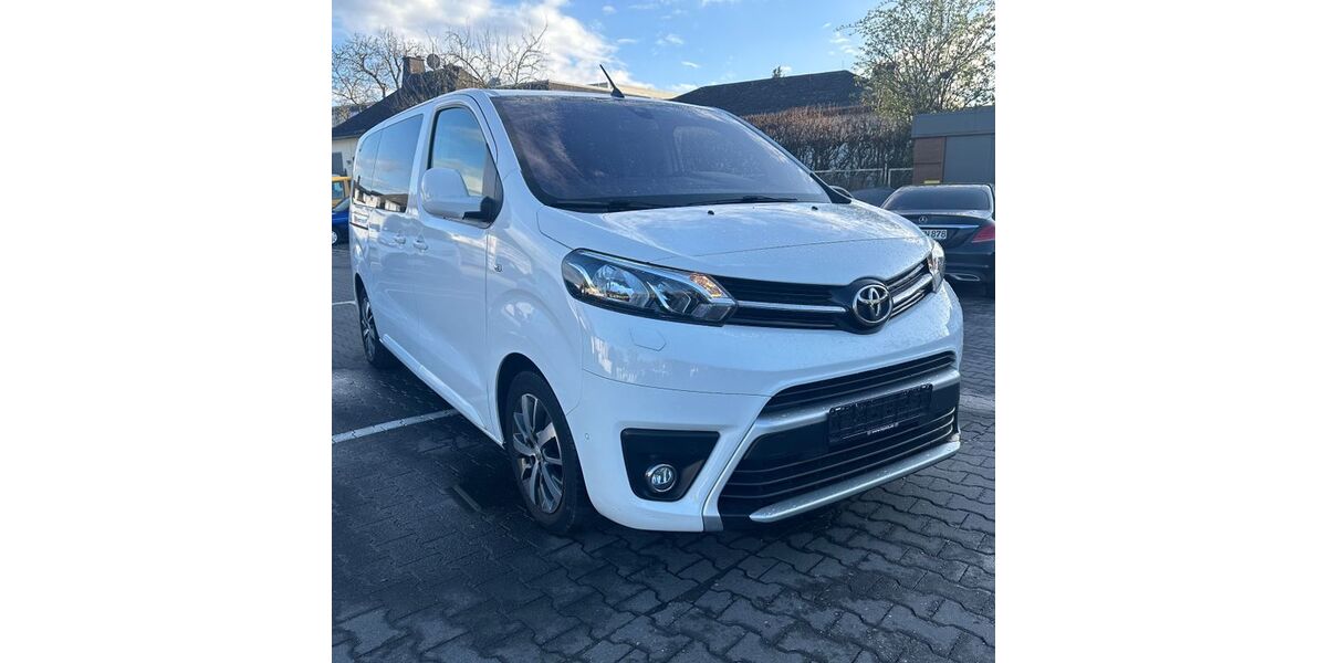 Toyota Proace (Verso) 205.000 km 17.999 &euro; Taunusstein 65232