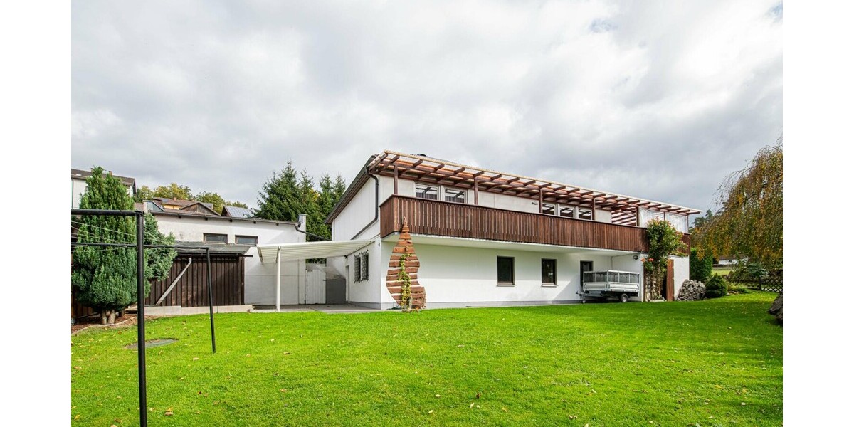 Familienfreundliches Einfamilienhaus mit offenem Wintergarten und herrlicher Gartenanlage 6 zimmer