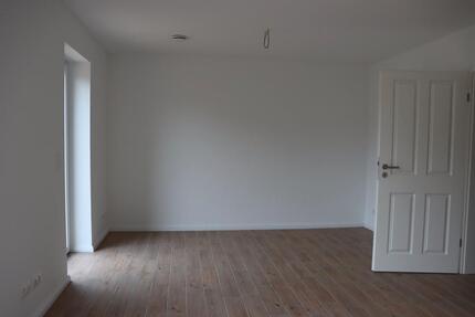 Haus Hohenwestedt - 4 Zimmer, 106 m&sup2;, 1.400&euro; | Angebot:26411435