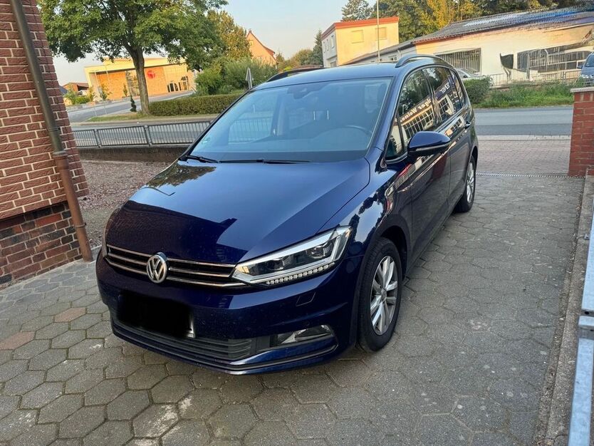 VW Touran 162.000 km 11.990 € Stadtoldendorf 37627