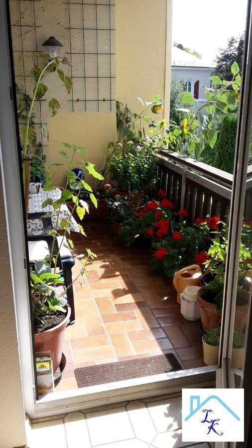 Großzügige und helle Wohnung in Röslau mit Balkon zu vermieten.