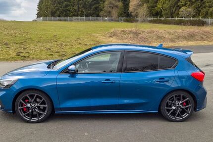 Ford Focus 64.000 km 22.300 &euro; Erndtebrück 57339