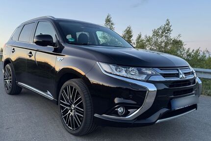Mitsubishi Plug-in Hybrid Outlander 92.000 km 14.990 € Traitsching 93455