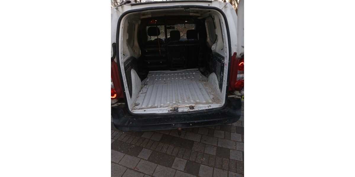 Citroen Berlingo 150.000 km 2.800 € Linden 35440