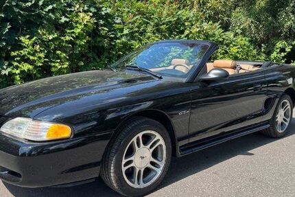 Ford Mustang 107.500 km 11.950 &euro; Hamburg 22299