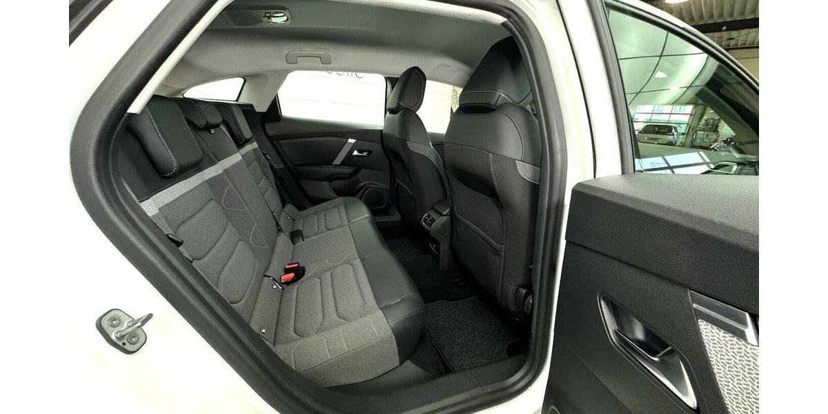 Citroen C4 Puretech 130 PLUS LED CAM Sitzheizung 25.850 km 15.220 &euro; Lich 35423